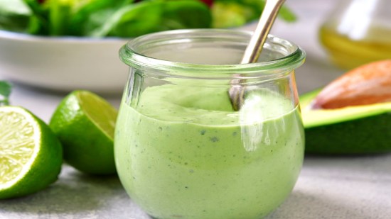 Crema de aguacate y verduras