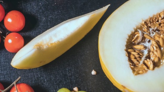 El truco de Instagram para partir un melón en 1 minuto