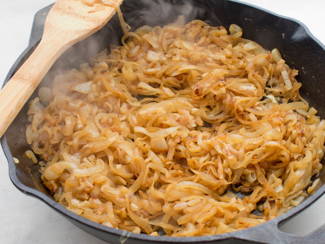 Cómo caramelizar cebollas en el horno