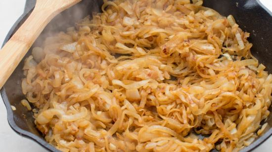 Cómo caramelizar cebollas en el horno