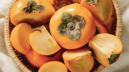 Los beneficios desconocidos de los caquis