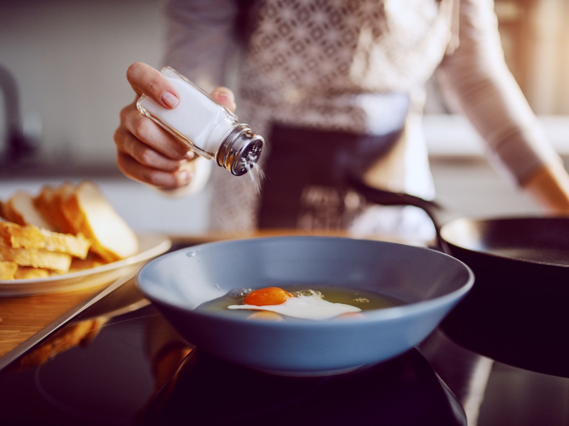 Trucos para arreglar una comida salada