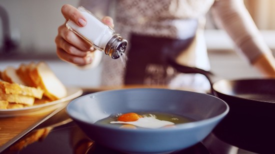 Trucos para arreglar una comida salada
