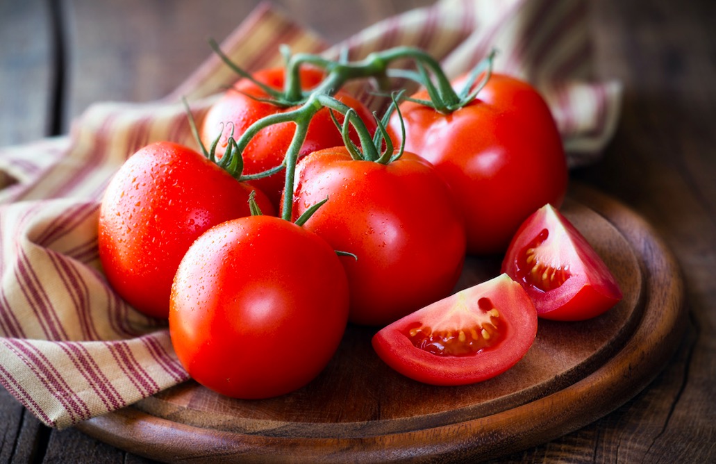 Cinco alimentos rojos que harán tu corazón más fuerte