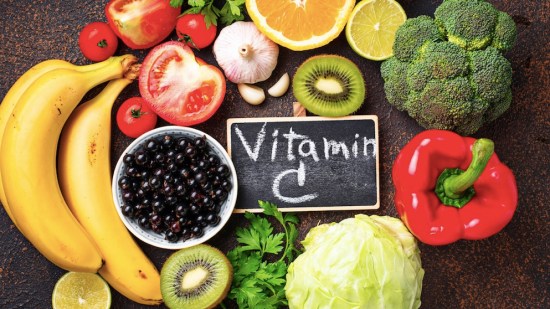 ¿Cuánta vitamina C debemos tomar realmente al día?