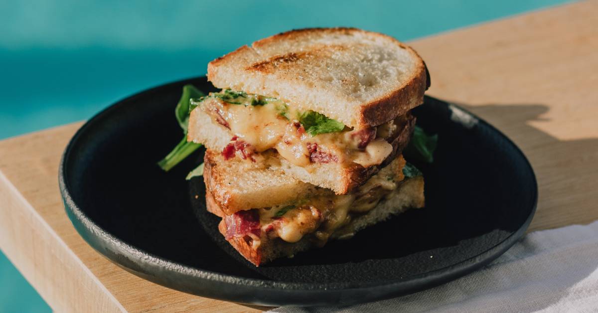 Bocadillo Reuben: la alternativa al sandwich de pastrami que te encantará