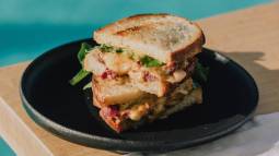 Bocadillo Reuben: la alternativa al sandwich de pastrami que te encantará