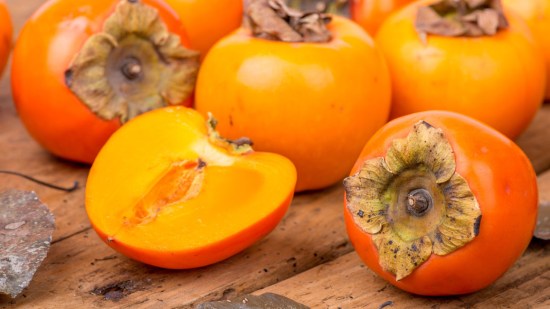 El caqui: la fruta con sus propiedades antienvejecimiento