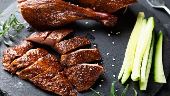 Cómo hacer un tradicional pato asado chino