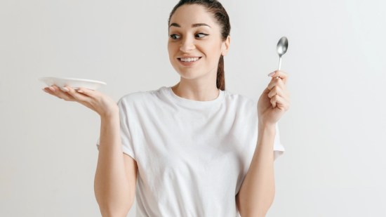 ¡Cuidado con ellos! Estos alimentos pueden debilitar tu sistema inmune