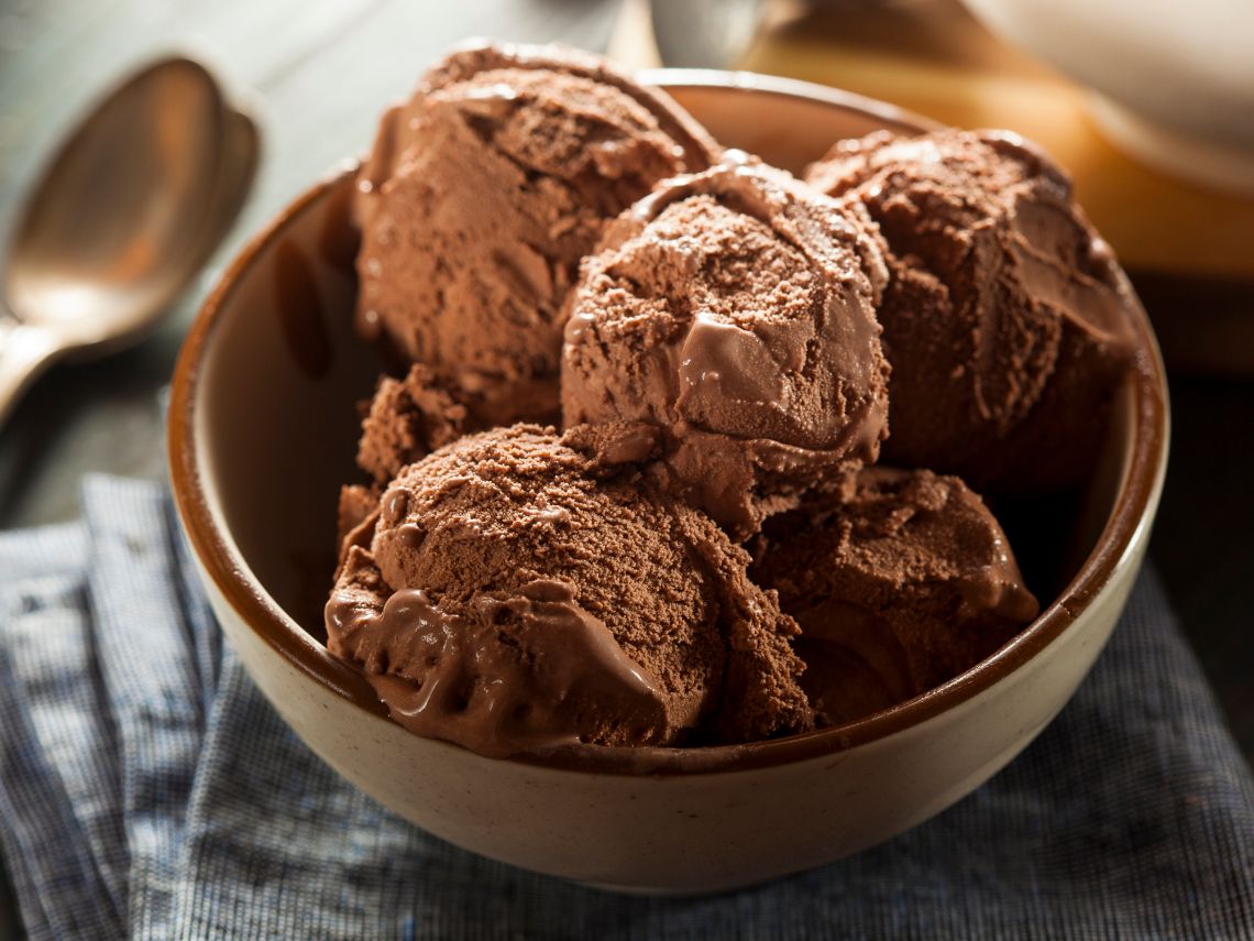 Helado de chocolate negro