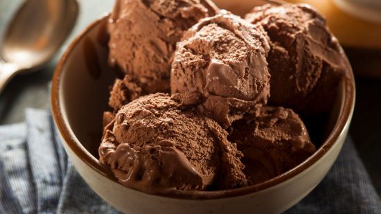 Helado de chocolate negro