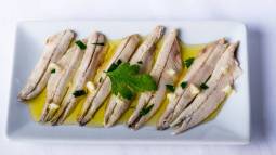 Los trucos de Samantha Vallejo-Nágera para preparar boquerones en vinagre caseros