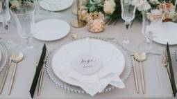 8 curiosidades que no conoces sobre el protocolo de los cubiertos en la mesa