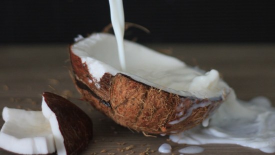 Qué es la leche de coco y cómo utilizarla en la cocina