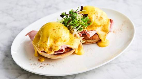 Tip para hacer unos huevos Benedict decentes y no morir en el intento