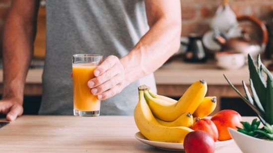 Beber zumo o comer fruta