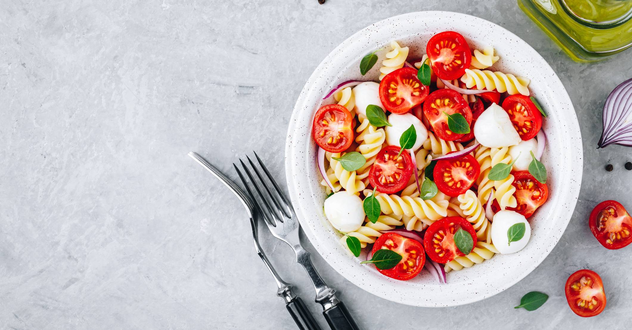 Ensaladas de pasta ideales para llevártelas a la playa