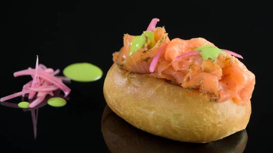 Brioche de salmón ahumado
