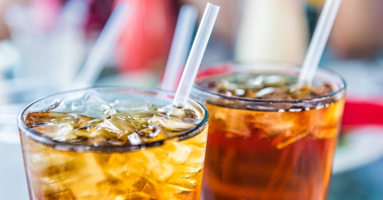 ¿Debemos tomar refrescos para llevar mejor el calor?