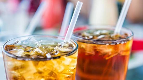 ¿Debemos tomar refrescos para llevar mejor el calor?