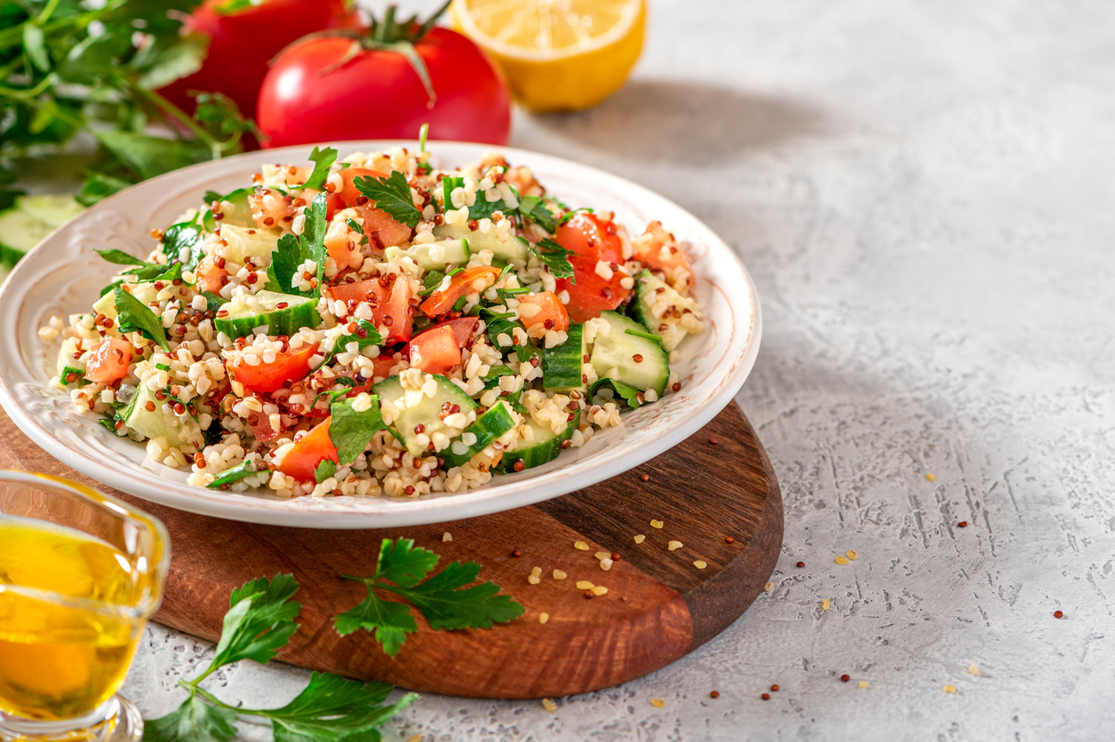 Ensalada de quinoa, naranja y pepino