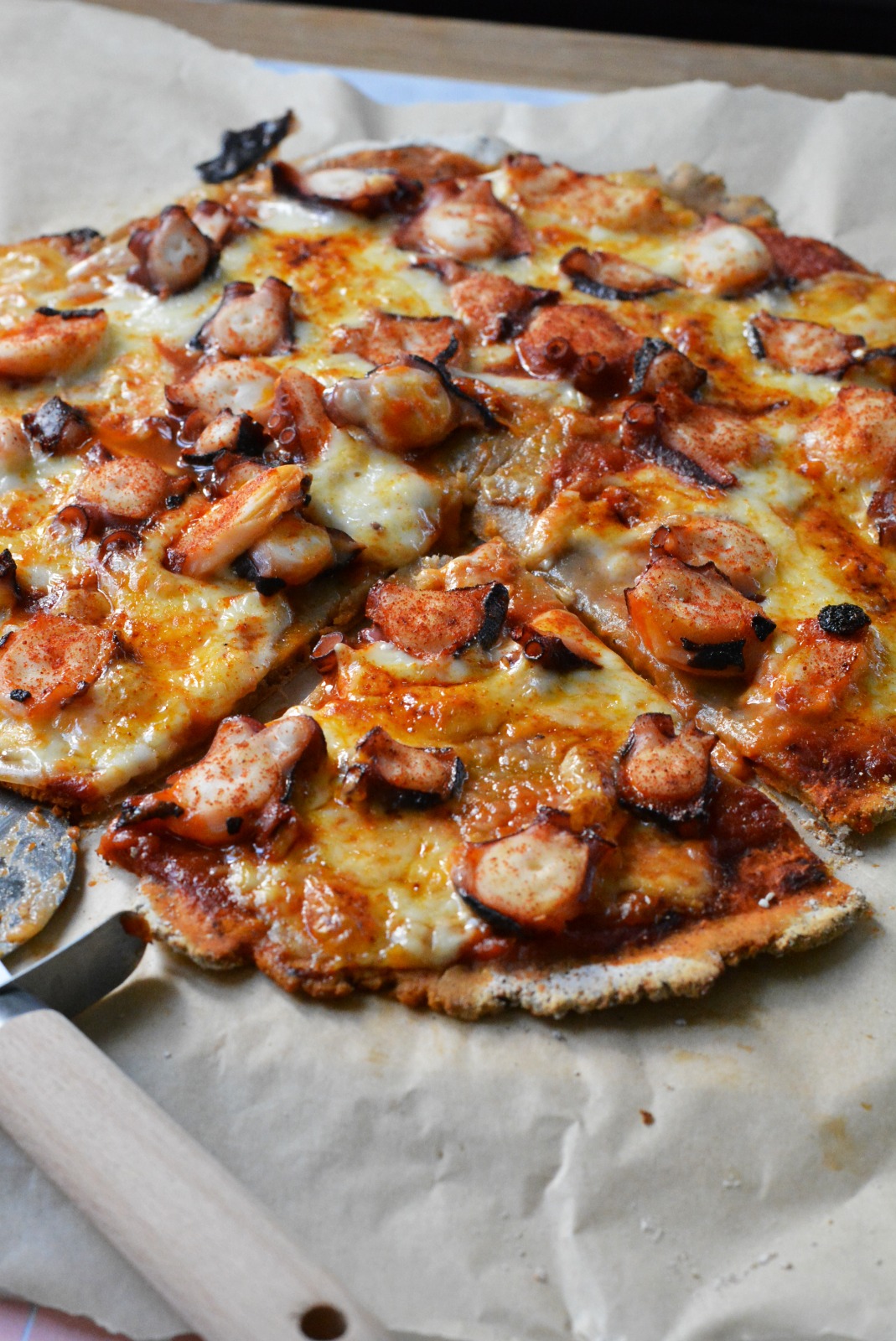 Pizza de pulpo y queso de tetilla