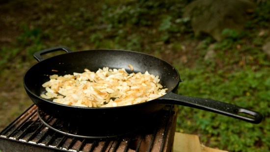 Sartén en la leña