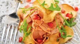 Milhojas de manzana y foie gras con rúcula