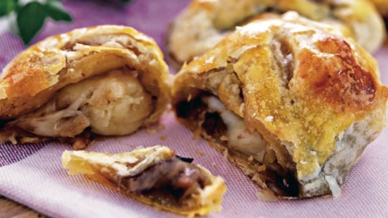 Hojaldres rellenos de queso de Saint-Nectaire