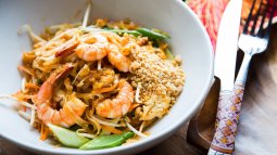 Gambas tailandesas con noodles