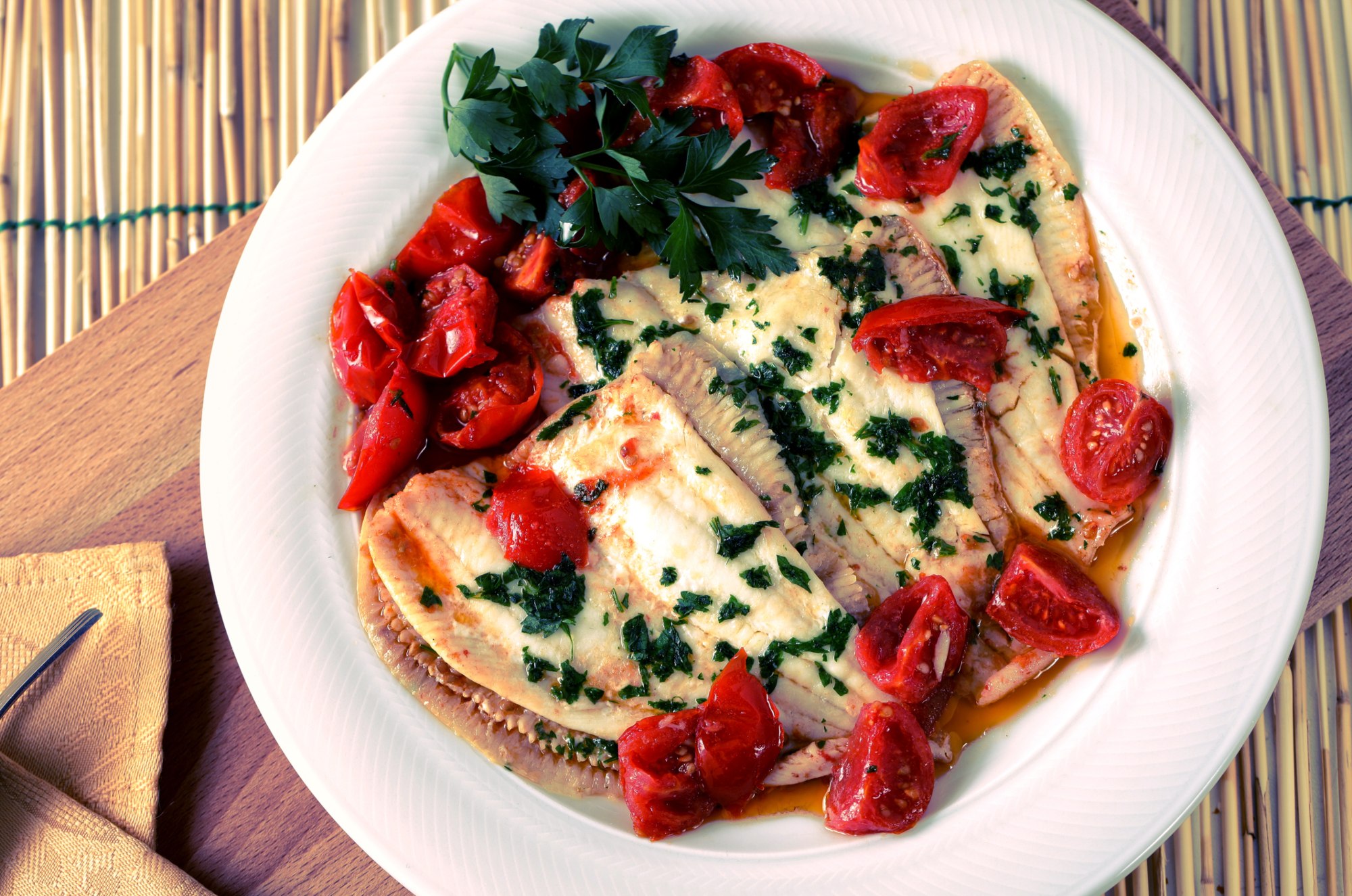 Receta de lenguado con aceitunas y cherris, deliciosa y fácil de hacer