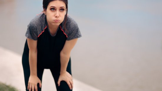 Según este libro de un profesor de Harvard, el ser humano no está hecho para correr y necesita sentarse (como lo lees)