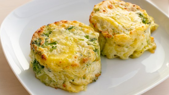 ¿Quién dijo que el pudin es siempre dulce? Receta de budin de coliflor y brócoli, rápida y deliciosa