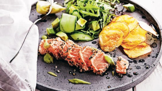 La receta de tataki de salmón con pepino que encantará a los amantes de la comida japonesa