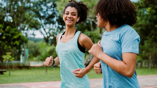 Ejercicio aeróbico o de fuerza, ¿cuál es mejor según una nutricionista?