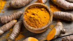 Cúrcuma: el alimento perfecto para un ciclo menstrual saludable (según los nutricionistas)