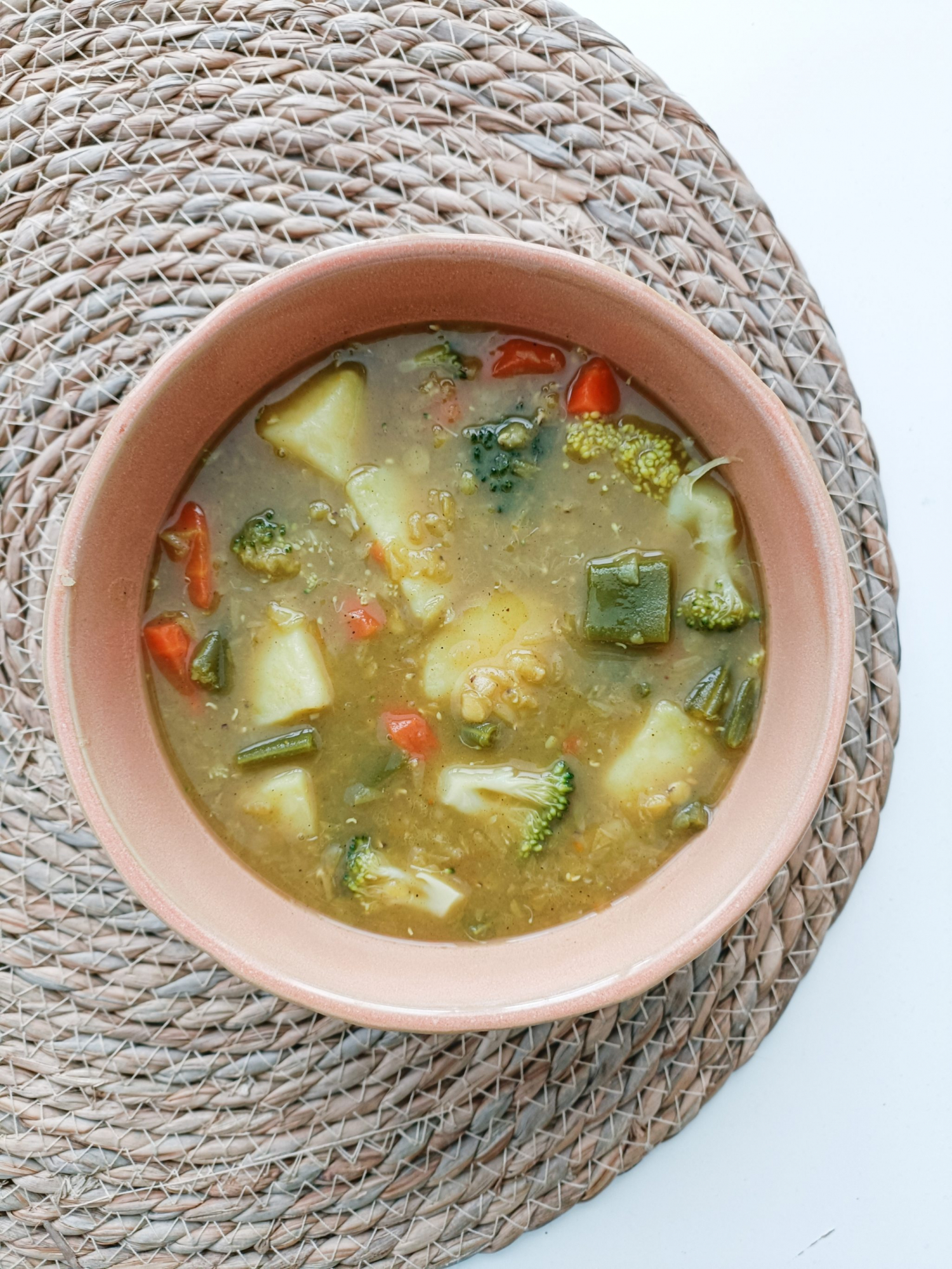 Estofado vegano con lenteja coral: una receta sencilla para calentarte en invierno