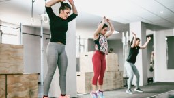 Los expertos recomiendan esta rutina con cuatro ejercicios fáciles y rápidos para perder peso