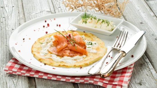 Crepes de salmón a los dos quesos