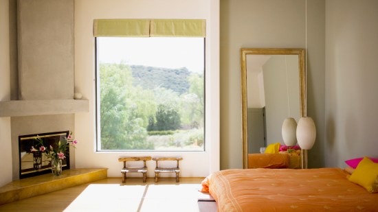 Espejos grandes y otros objetos decorativos con los que renovar el hogar sin gastar mucho dinero