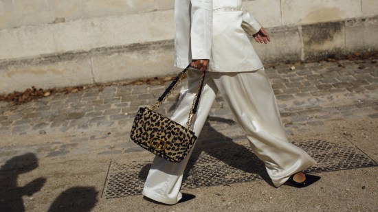 pantalón blanco, holgado y ligero de Lidl