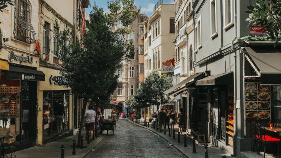 pexels-aram-sabah-3743492