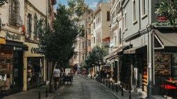 pexels-aram-sabah-3743492