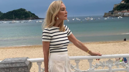 Carmen Lomana inspira a las mujeres de más de 50 años con un look perfecto para veranear en el norte