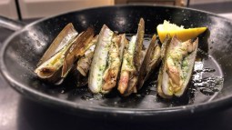 Navajas a la asiática