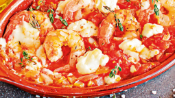‘Saganaki’ de langostinos y queso fresco