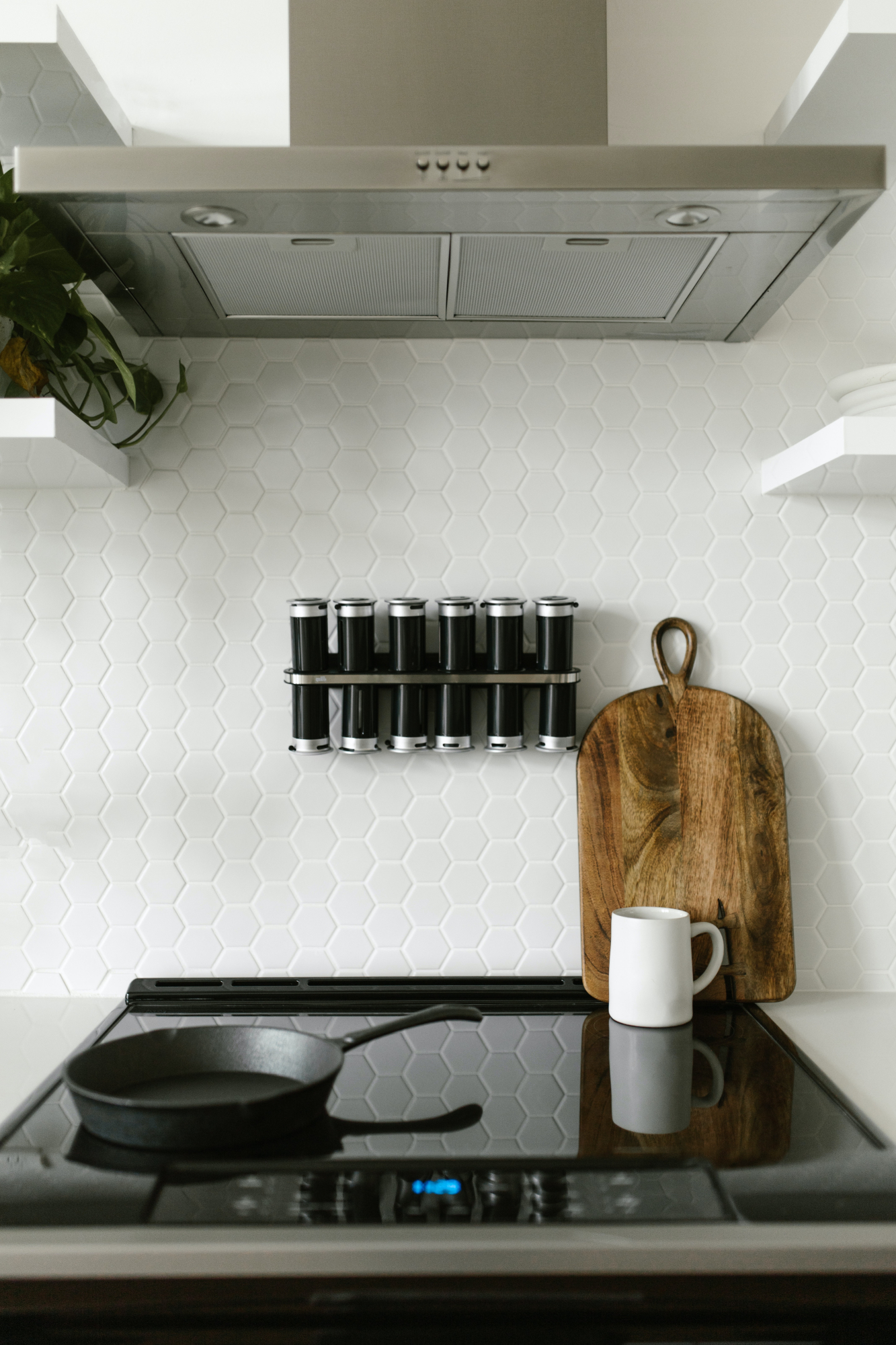 Trucos para limpiar los filtros de la campana extractora de la cocina sin usar desengrasante