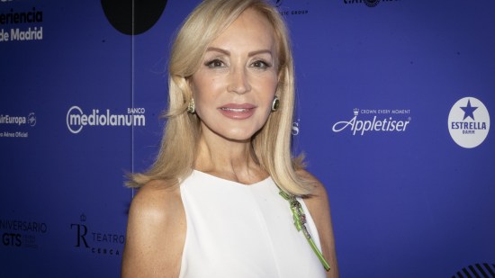 Los clones baratos del vestido blanco, cómodo y ligero de Carmen Lomana