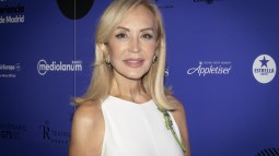 Los clones baratos del vestido blanco, cómodo y ligero de Carmen Lomana